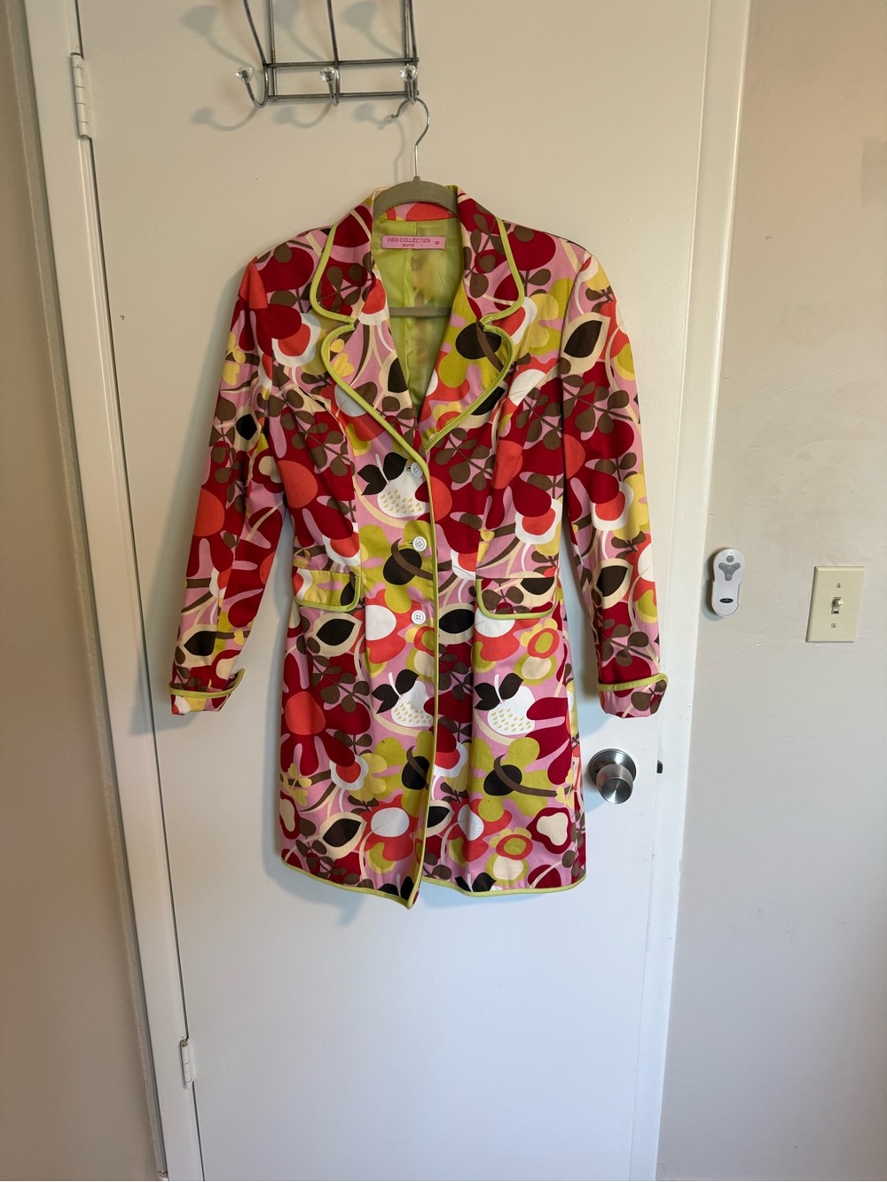 Vintage 70s retro View Collection Pink, Red & Green Floral-Pattern jacket